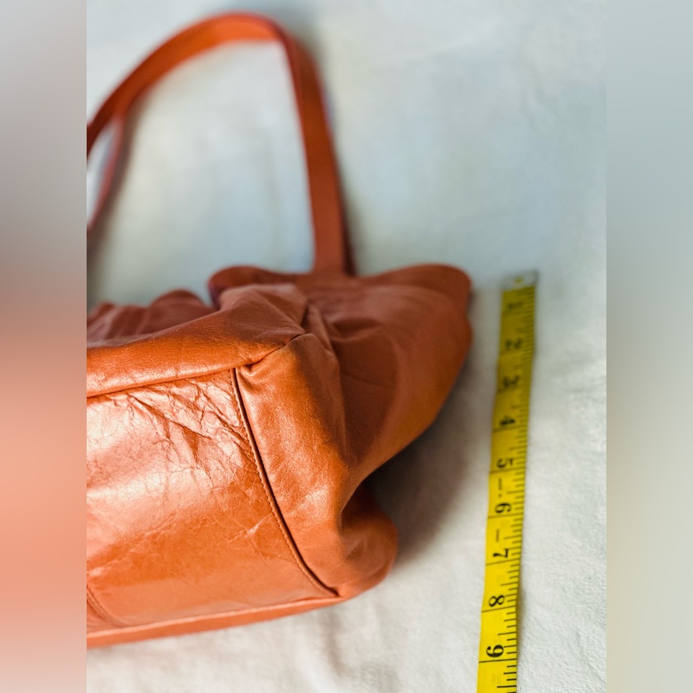 HOBO International Leather Shoulder Bag Medium Size in Salmon Color - Picture 3 of 7